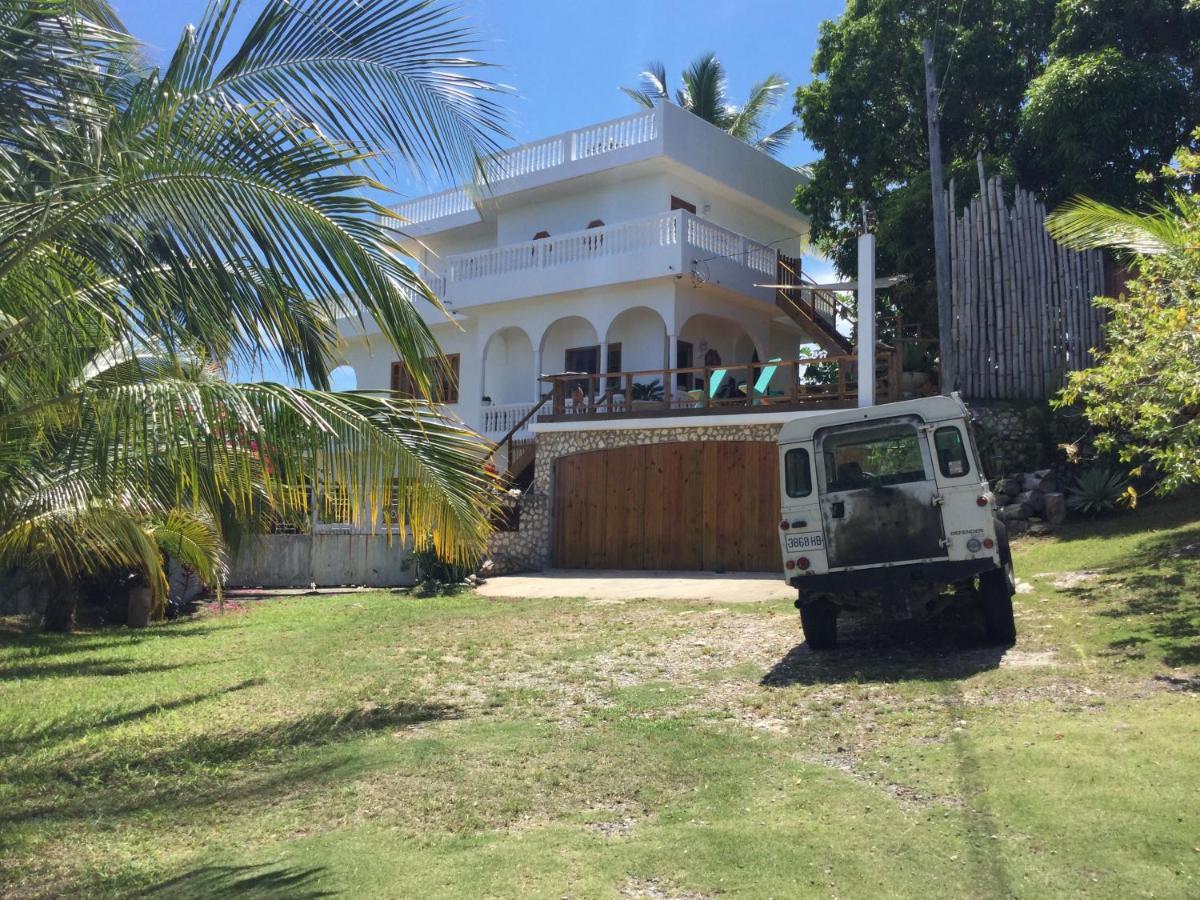 Fantastic Views At Friends Apartment Port Antonio Luaran gambar